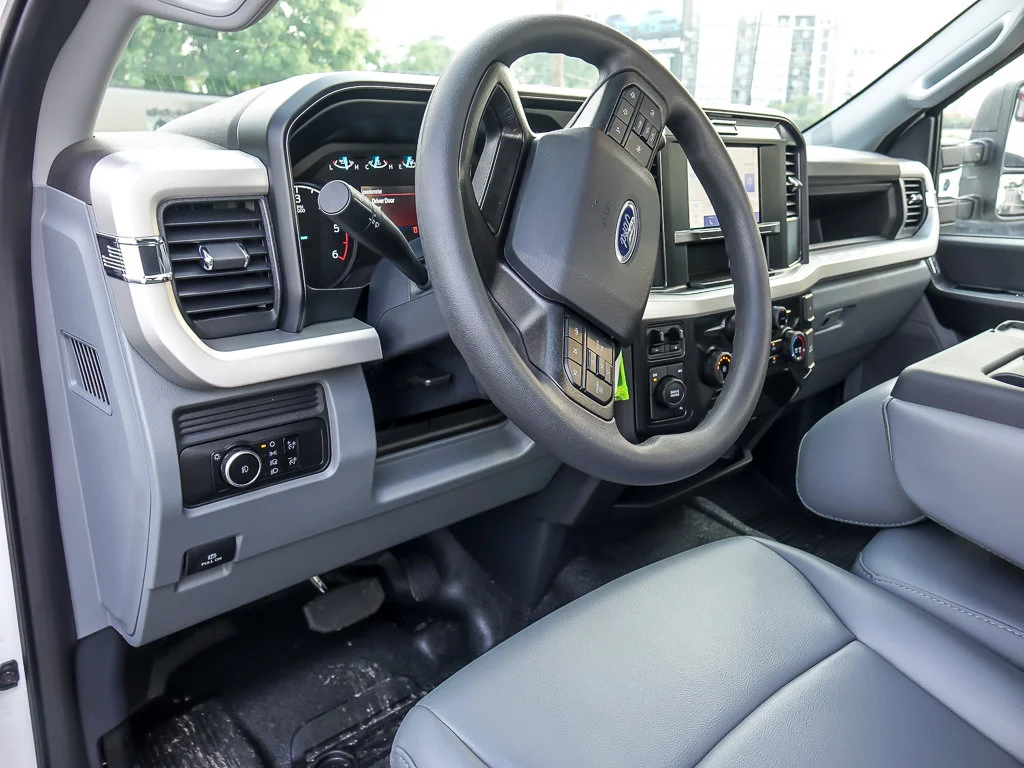New 2026 Oxford White Ford XL image 12