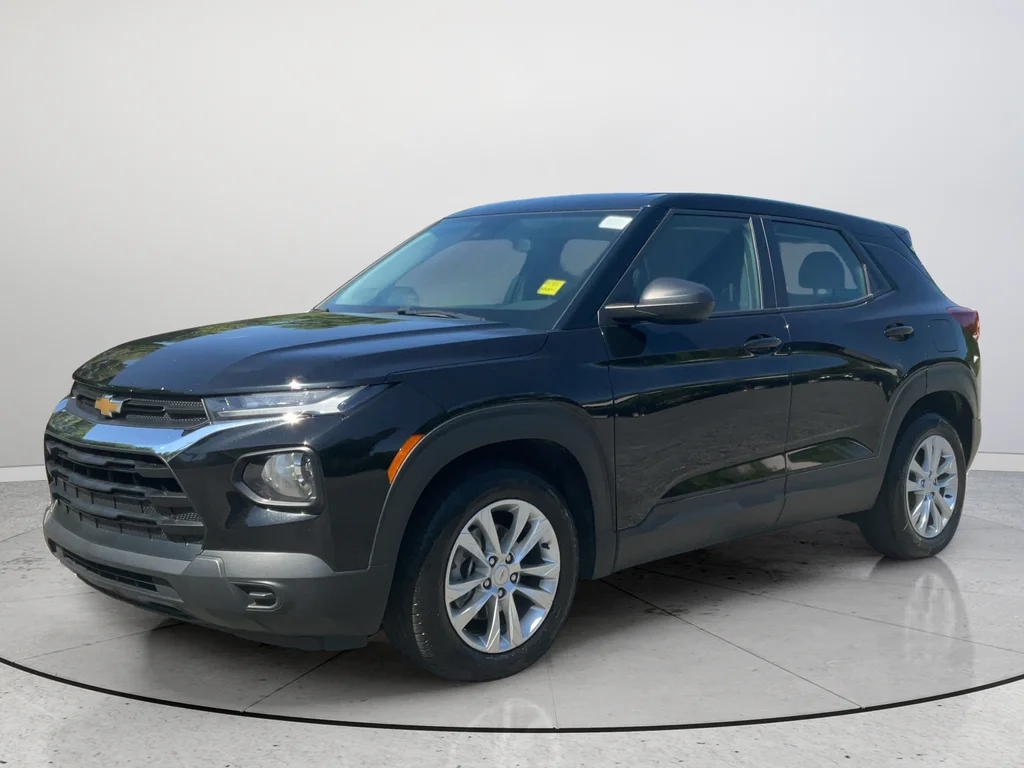 Used 2022 Black Chevrolet LS image 5