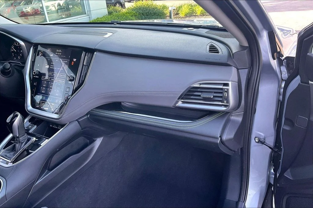 Used 2025 Silver Subaru Onyx Edition image 19