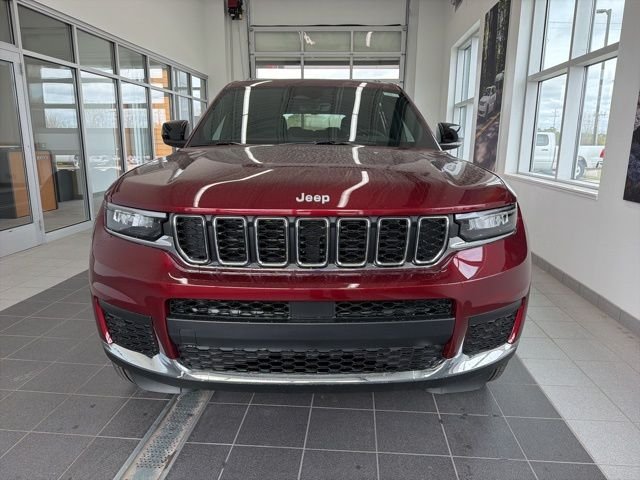 New 2026 Velvet Red Pearl-Coat Exterior Paint Jeep Laredo image 2