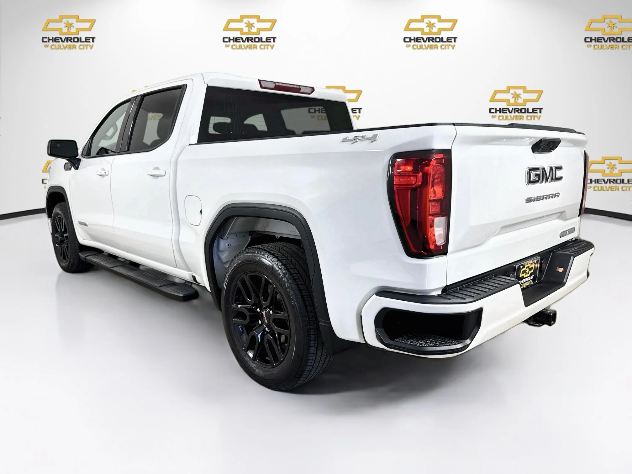 Used 2024 Summit White GMC Elevation image 6