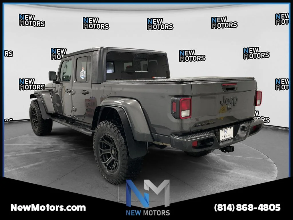 Used 2023 Crystal Metallic Jeep Sport S image 2