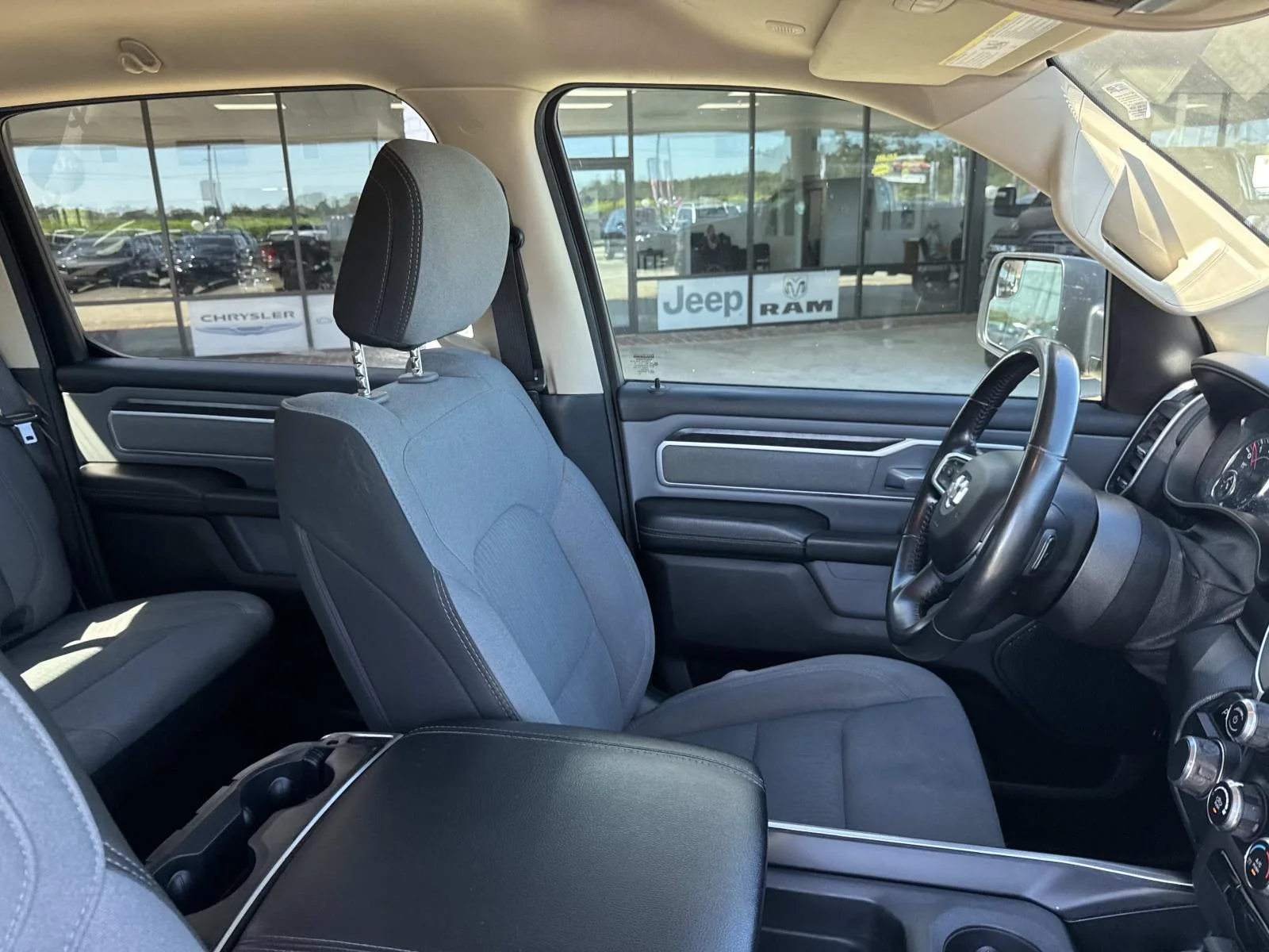 Used 2020 DIAMOND BLACK CRYSTAL PEARLCOAT Ram Lone Star image 10