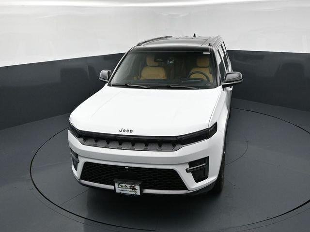 New 2026 Bright White Clear-Coat Exterior Paint Jeep Grand Wagoneer image 13
