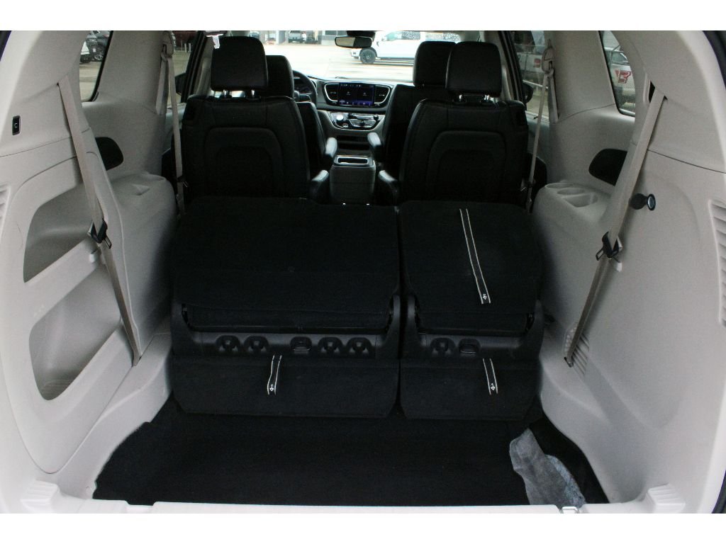 Used 2024 Bright White Clearcoat Chrysler Touring L image 17