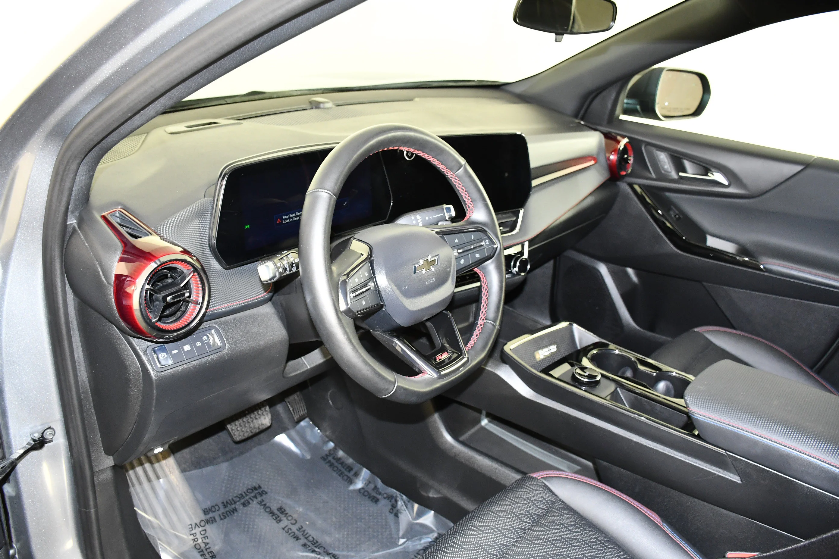 Used 2025 Sterling Gray Metallic Chevrolet AWD RS image 37