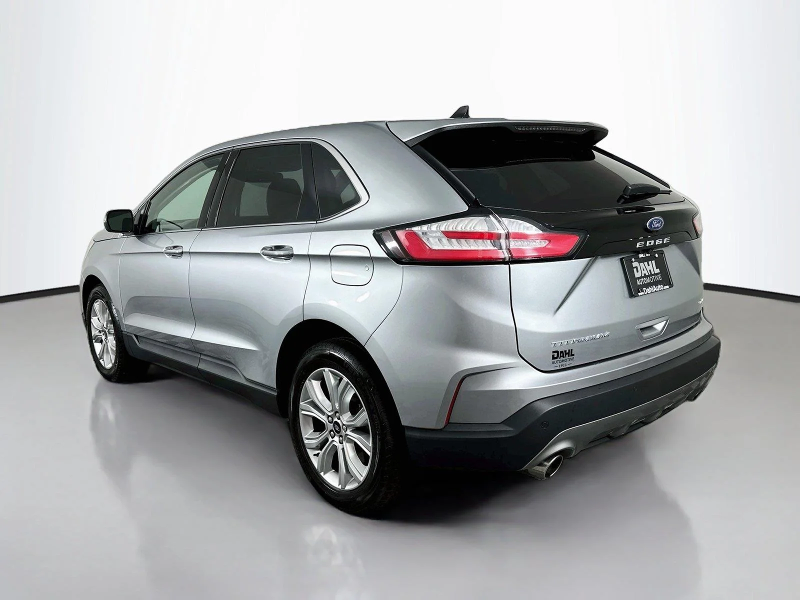 Used 2023 Iconic Silver Metallic Ford Titanium image 10