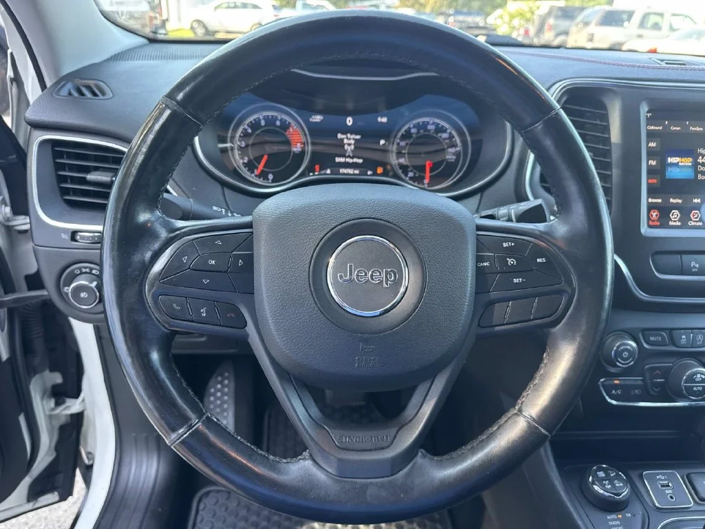 Used 2019 Pearl White Pearlcoat Jeep Trailhawk image 37