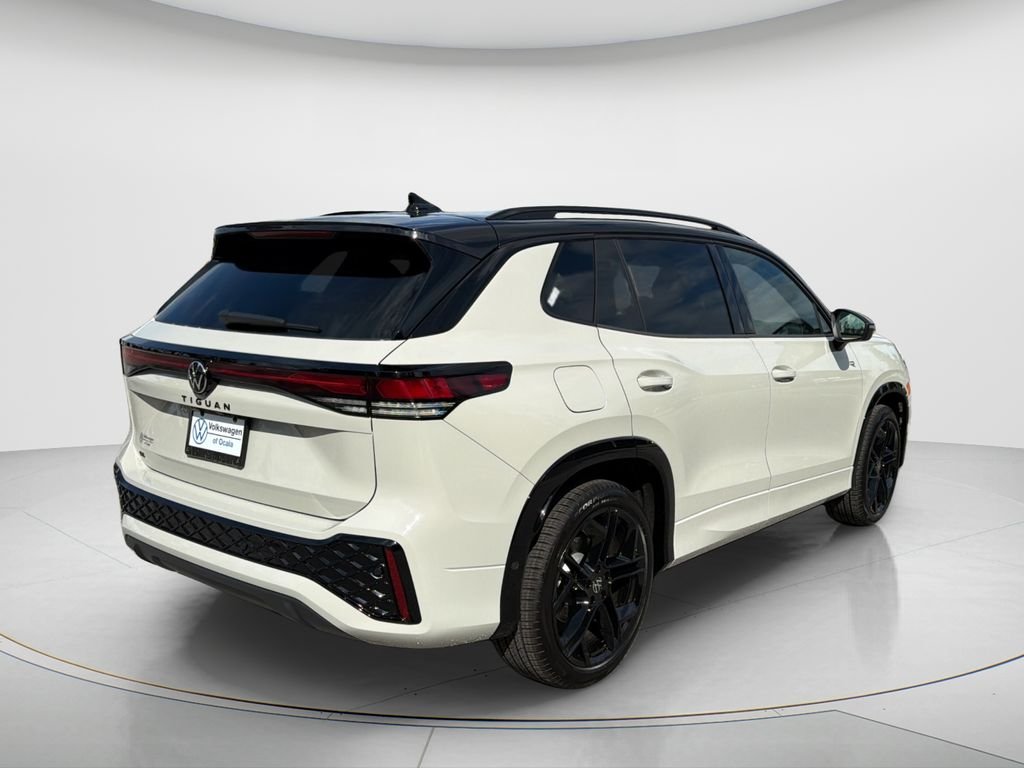 New 2026 Sandstone W/Deep Black Roof Volkswagen 2.0T SE R-Line Black image 5
