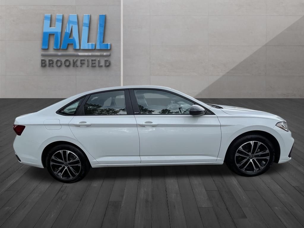 Used 2025 White Volkswagen 1.5T Sport image 7