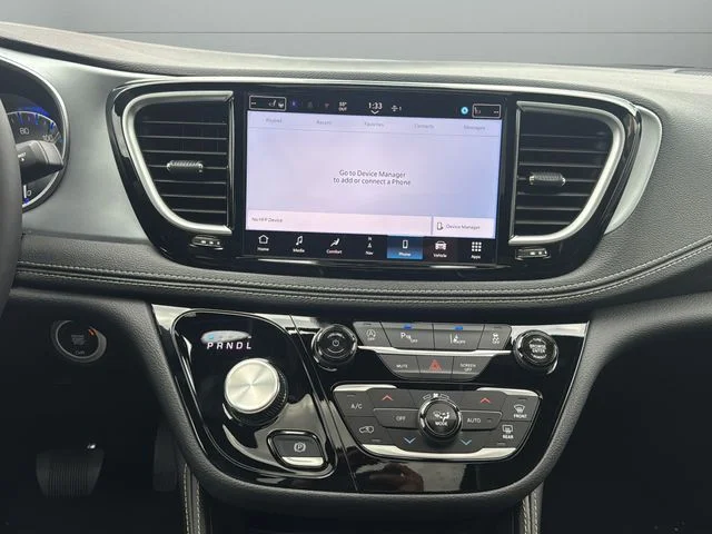2026 Chrysler Pacifica Limited - Photo 18