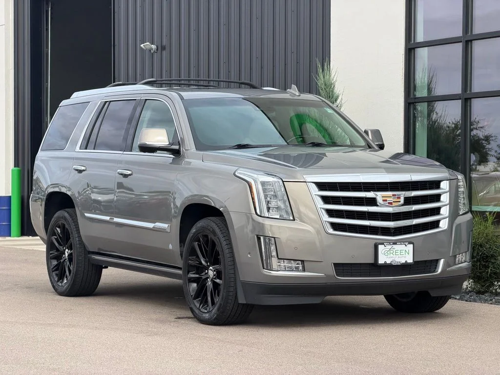 Used 2017 Brown Cadillac Premium Luxury image 4