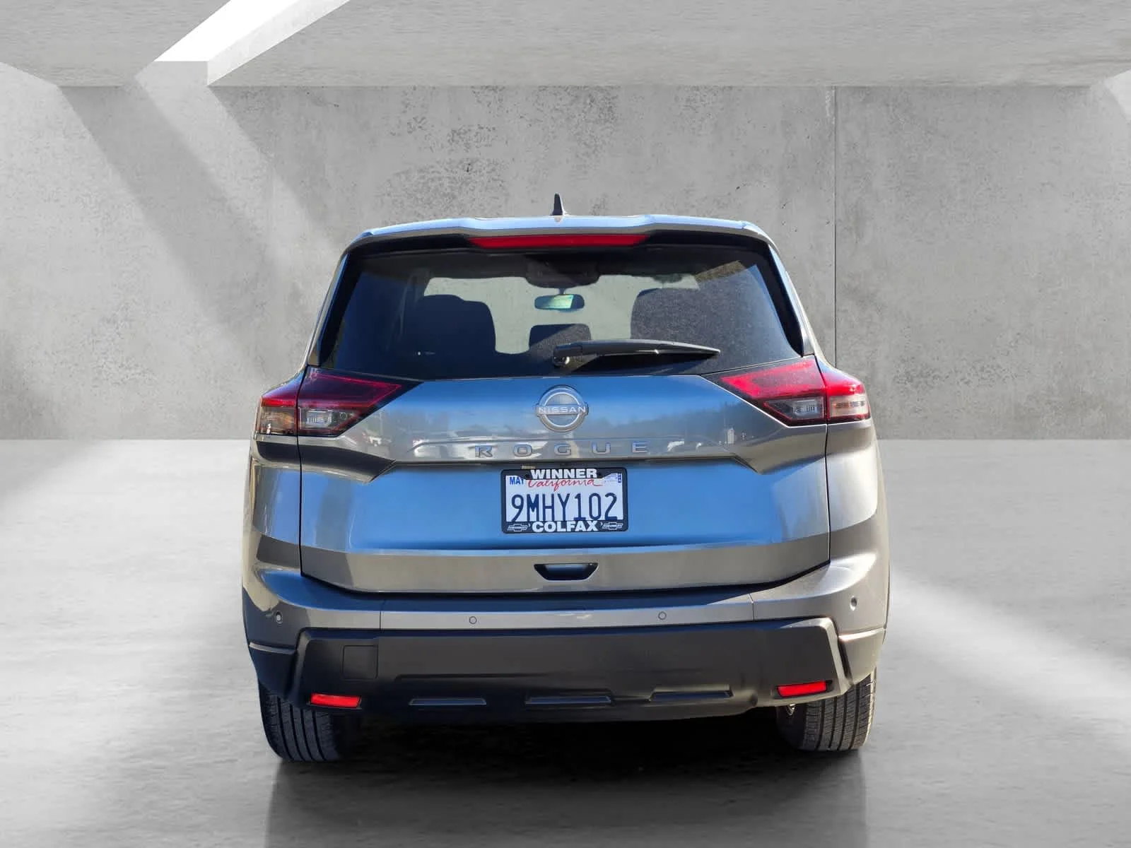 Used 2024  Nissan S image 5