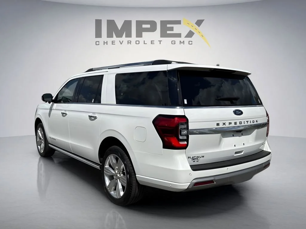 Used 2024  Ford Platinum image 3