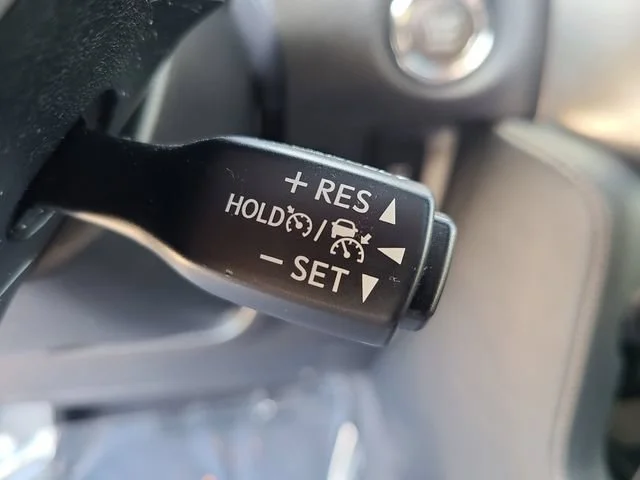 Used 2023 Gray Lexus GX 460 Premium image 27