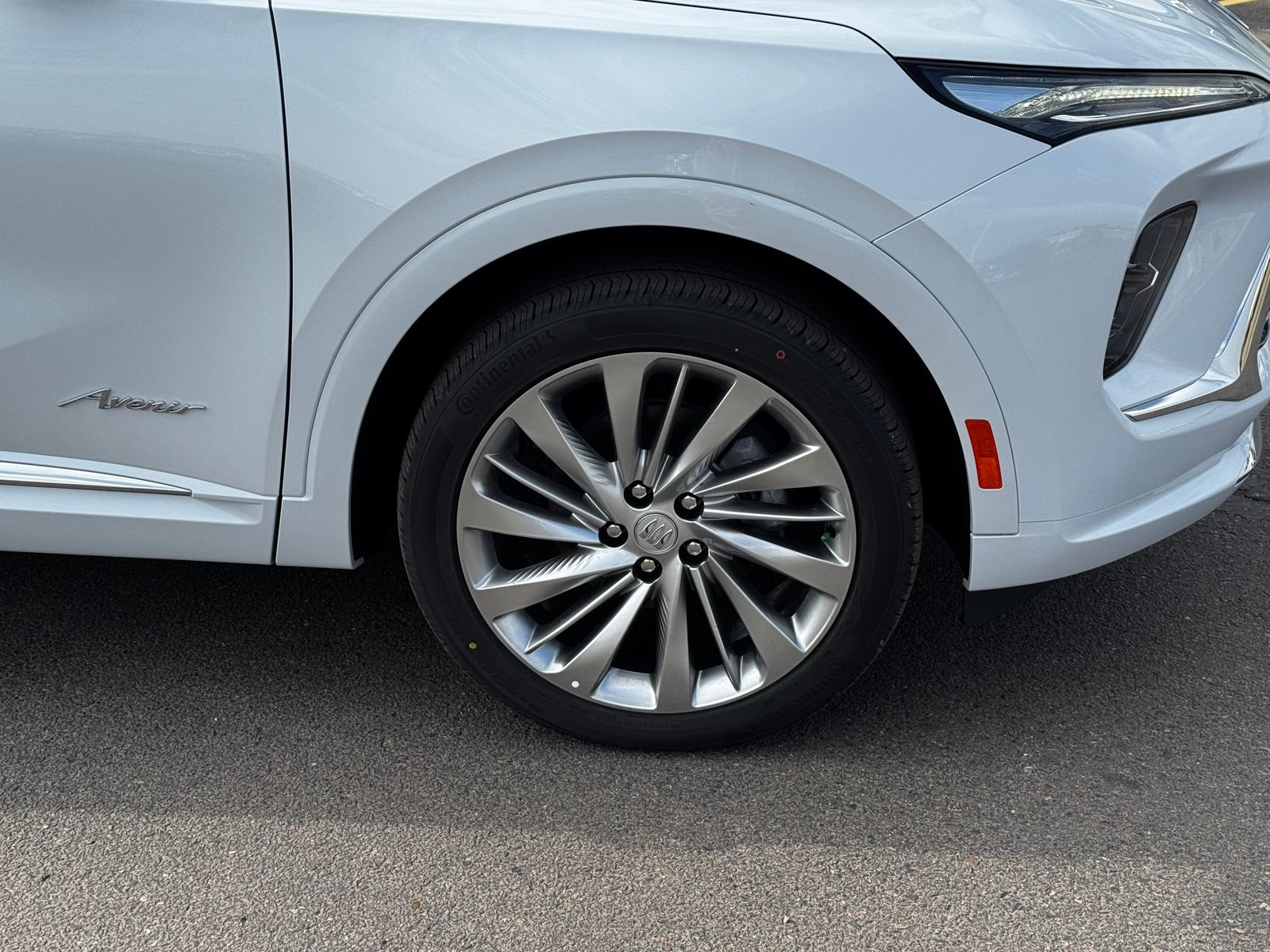 New 2026 White Buick Avenir image 23