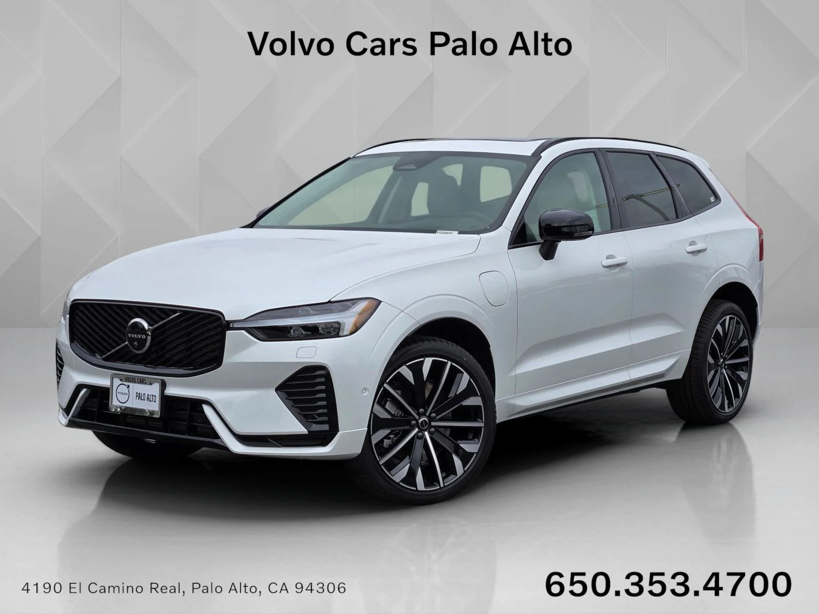 2026 Volvo XC60 T8 Ultra Dark AWD's photo