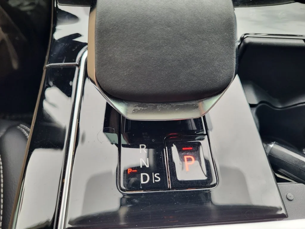 Used 2023  Land Rover S image 20
