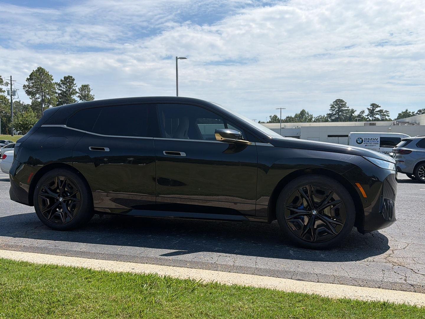 Used 2024 Black Sapphire Metallic BMW M60 image 7