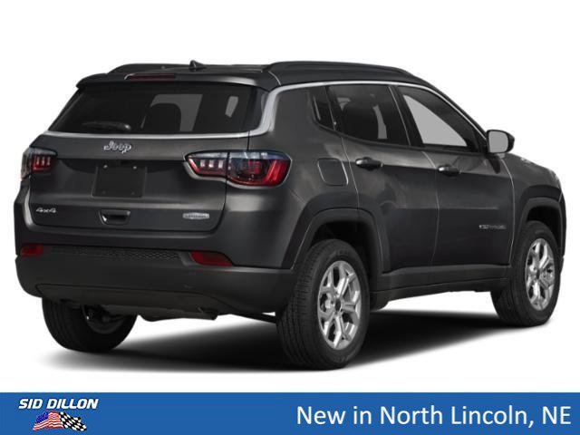 New 2026 Diamond Black Crystal Pearl-Coat Exterior Paint Jeep 4DR 4WD LIMITED image 2