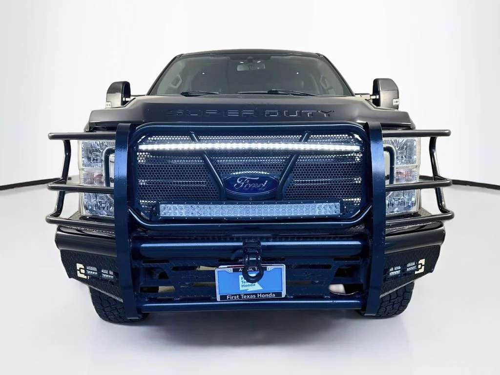 Used 2020 Black Metallic Ford Lariat image 2