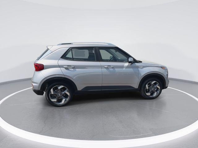 New 2026 Silver Hyundai SEL image 9