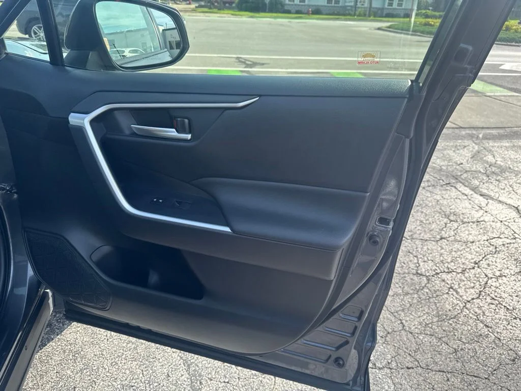 Certified Used 2020 Magnetic Gray Metallic Toyota XLE image 34