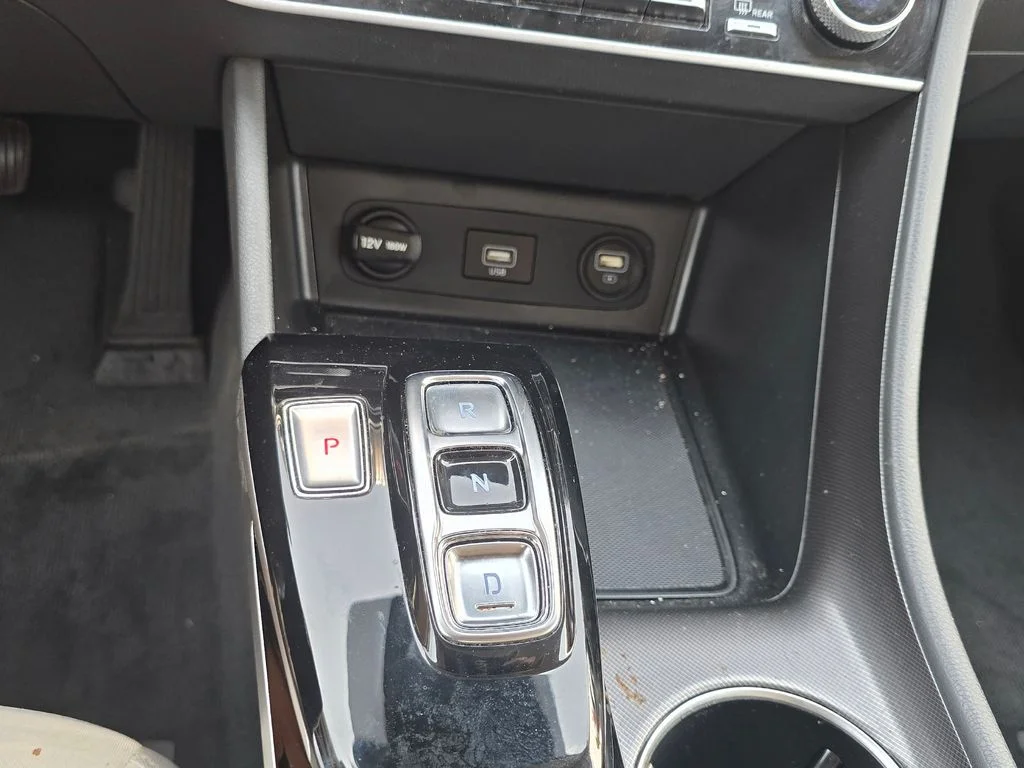 Used 2023 White Hyundai SEL image 35