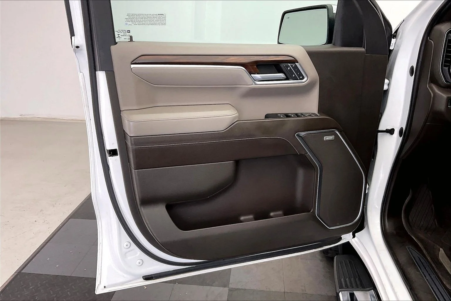 Used 2022 Summit White GMC SLT image 25