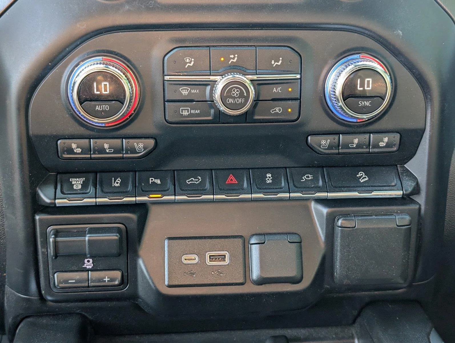 Used 2020 Summit White GMC AT4 image 22