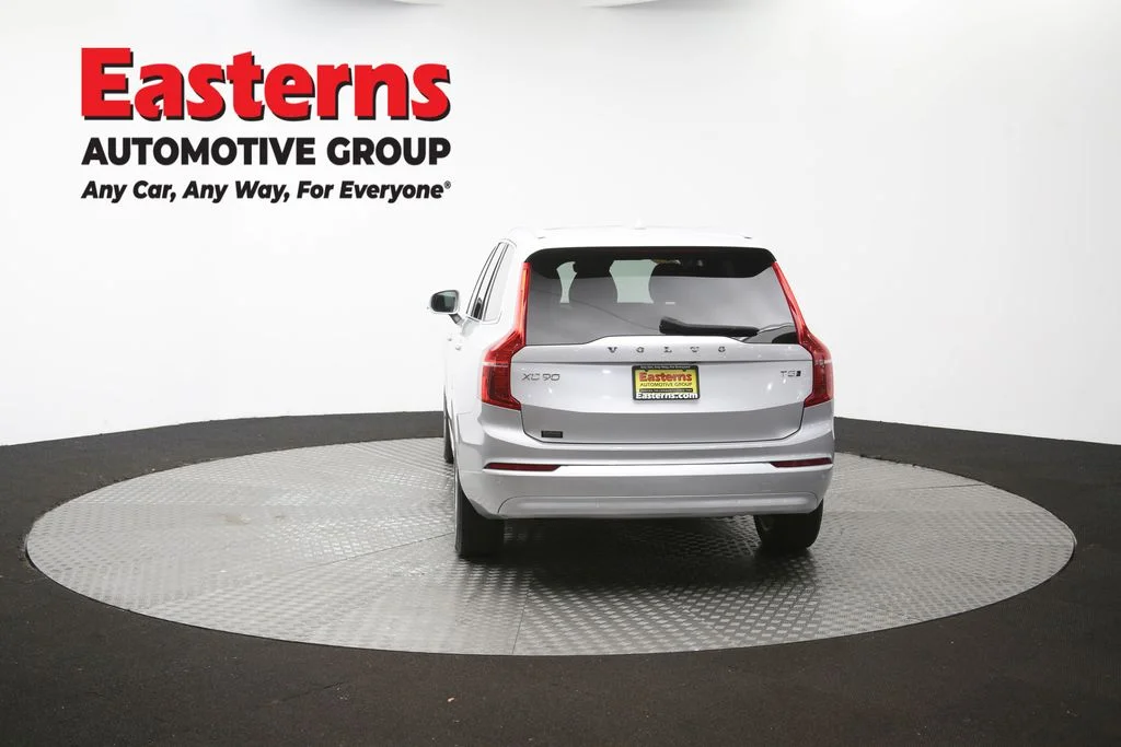 Used 2022 Gray Volvo T5 Momentum image 38