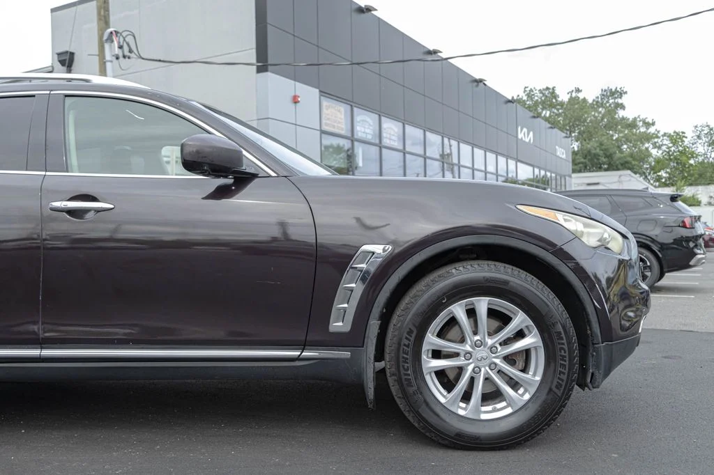 Used 2012 Black INFINITI Base image 19