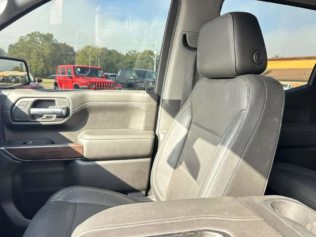 Used 2019 Black GMC SLT image 38