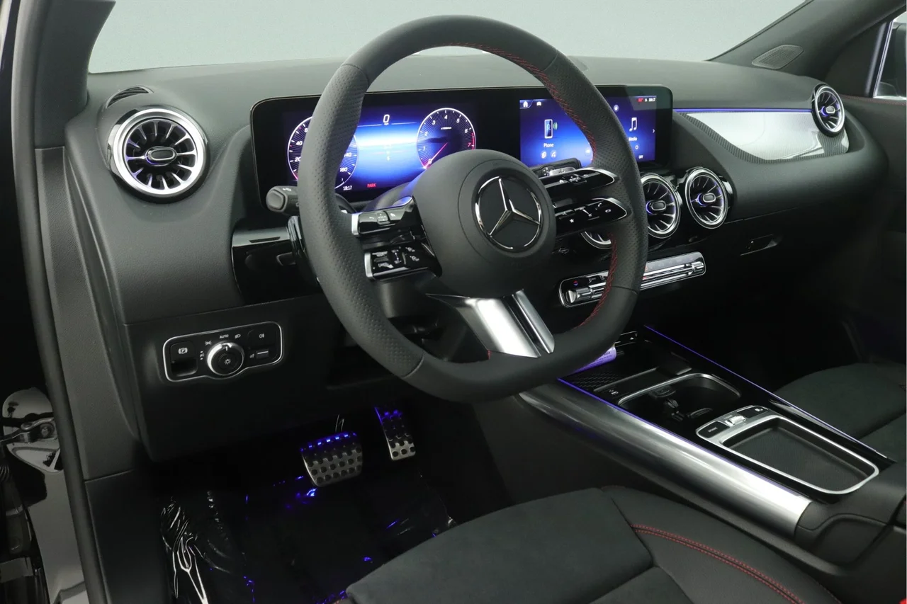 New 2026 Night Black Mercedes-Benz GLA 250 image 4