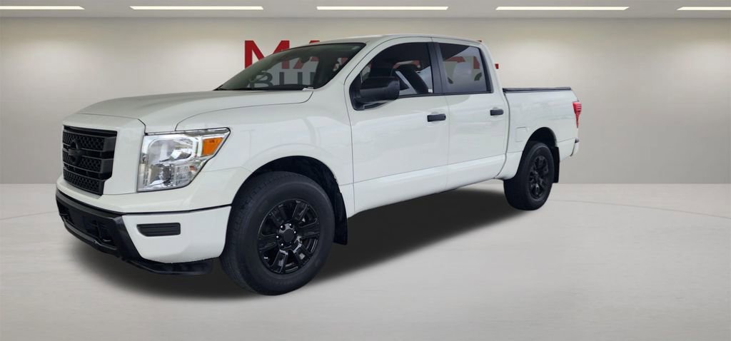 2024 Nissan Titan SV 4X4 Crew Cab's photo