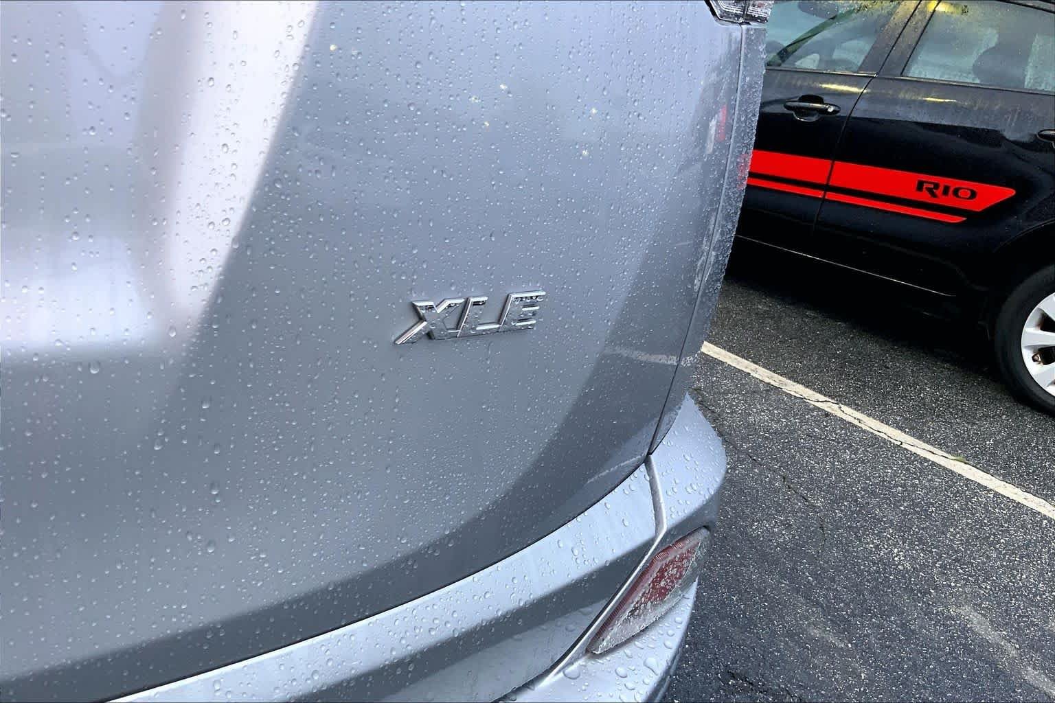 Used 2017 Silver Sky Metallic Toyota XLE image 9