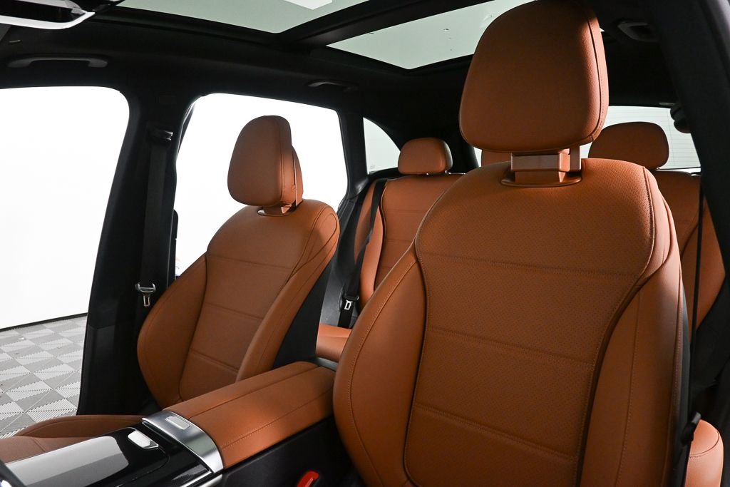 New 2026 Black Mercedes-Benz GLC 300 image 5