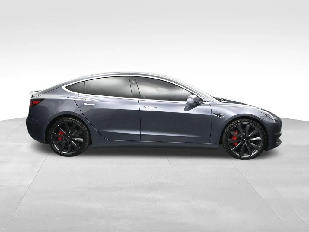 Used 2020  Tesla Performance image 6