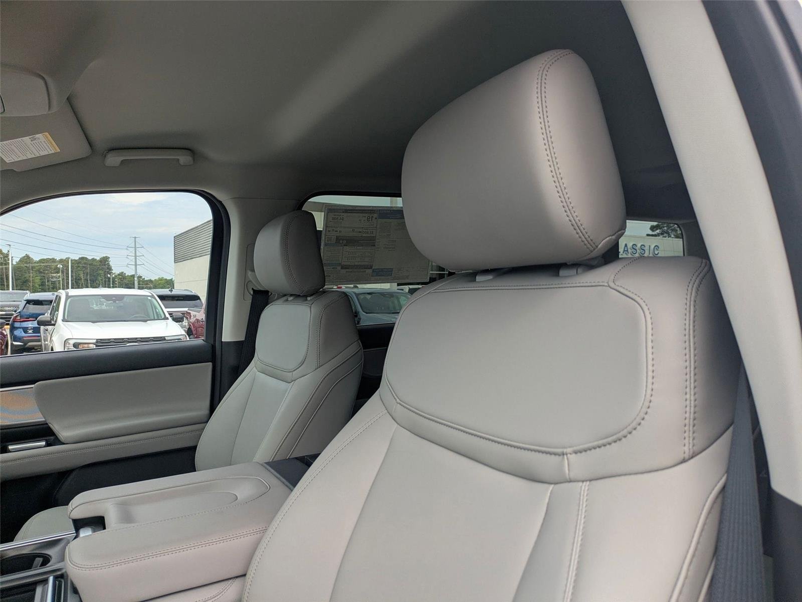 New 2026 Star White Metallic Tri-Coat Ford Active image 14