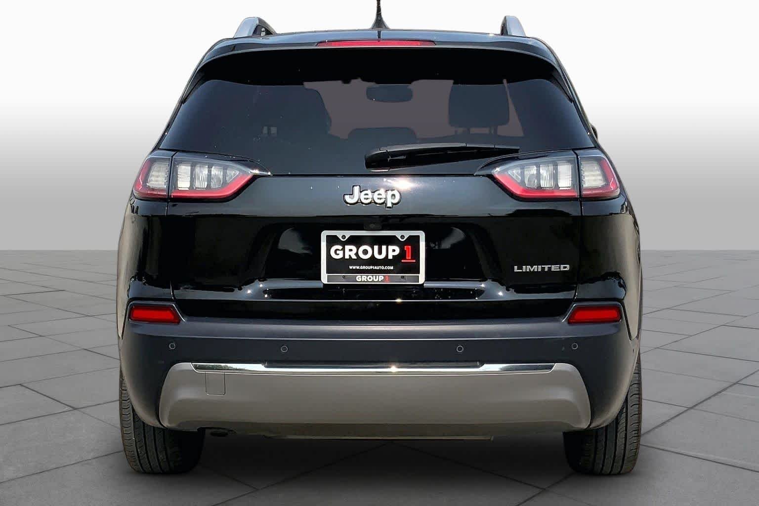 Used 2020 Diamond Black Crystal Pearlcoat Jeep Limited image 5