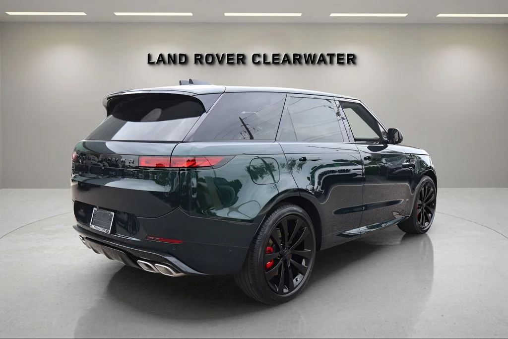 New 2026 British Racing Green Land Rover Dynamic SE image 5