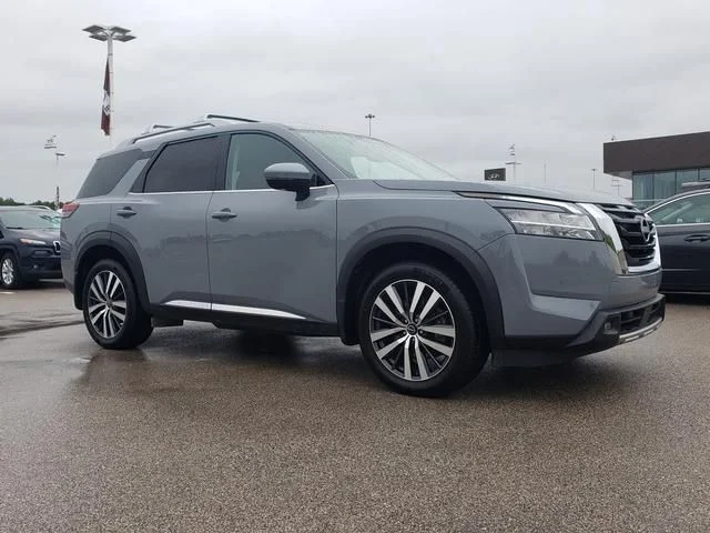 Used 2022 Gray Nissan Platinum image 3