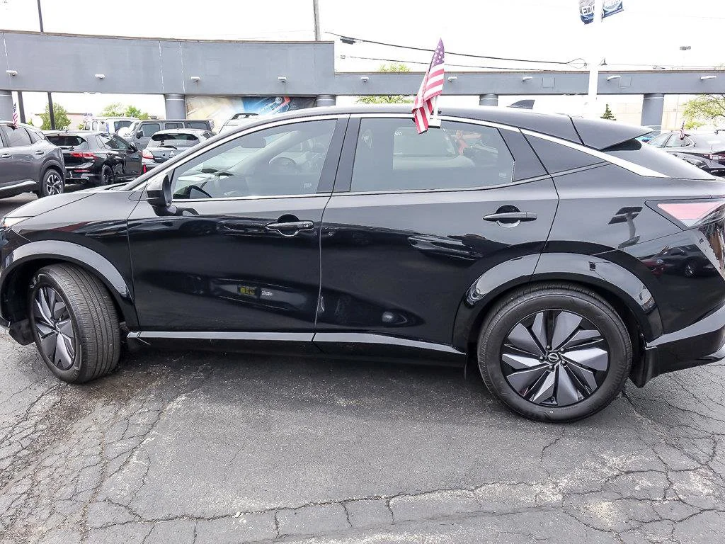 Used 2024 Black Diamond Pearl Nissan ENGAGE image 5