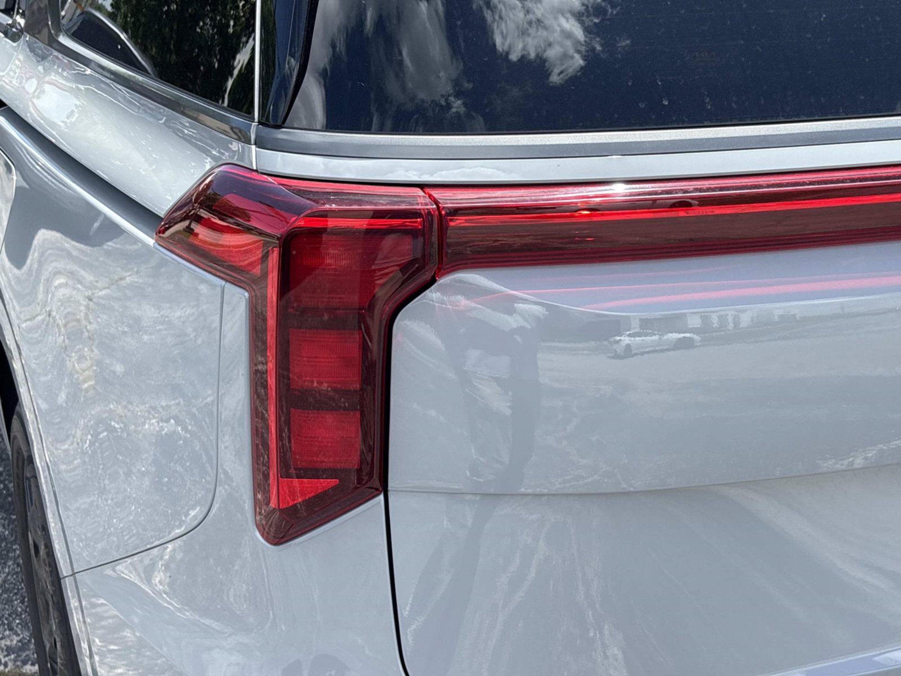 New 2026 Ceramic Silver Kia SX image 10