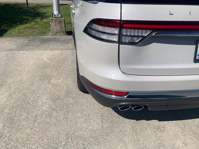 Used 2024 White Lincoln Reserve image 7