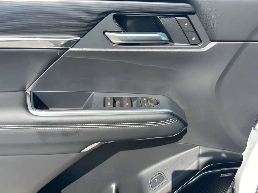 New 2026 Summit White GMC Elevation image 26