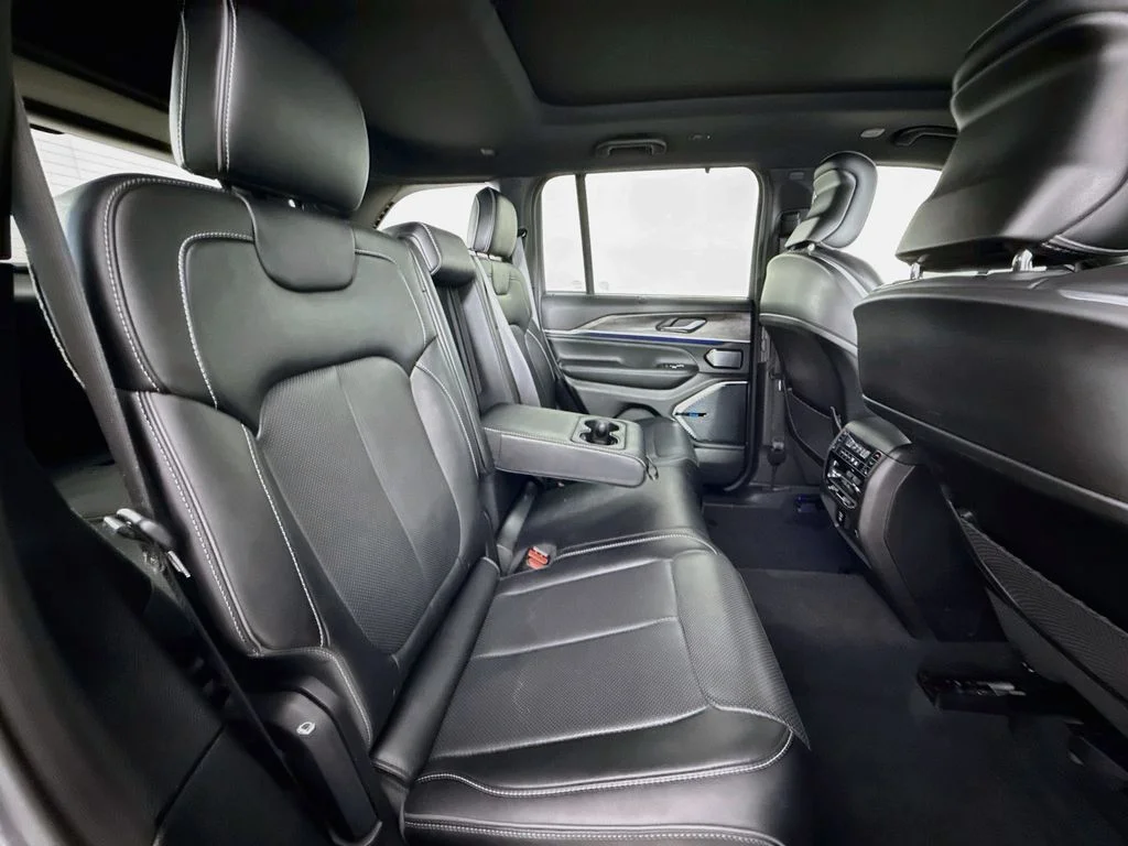 Used 2022 Gray Jeep Overland 4xe image 27