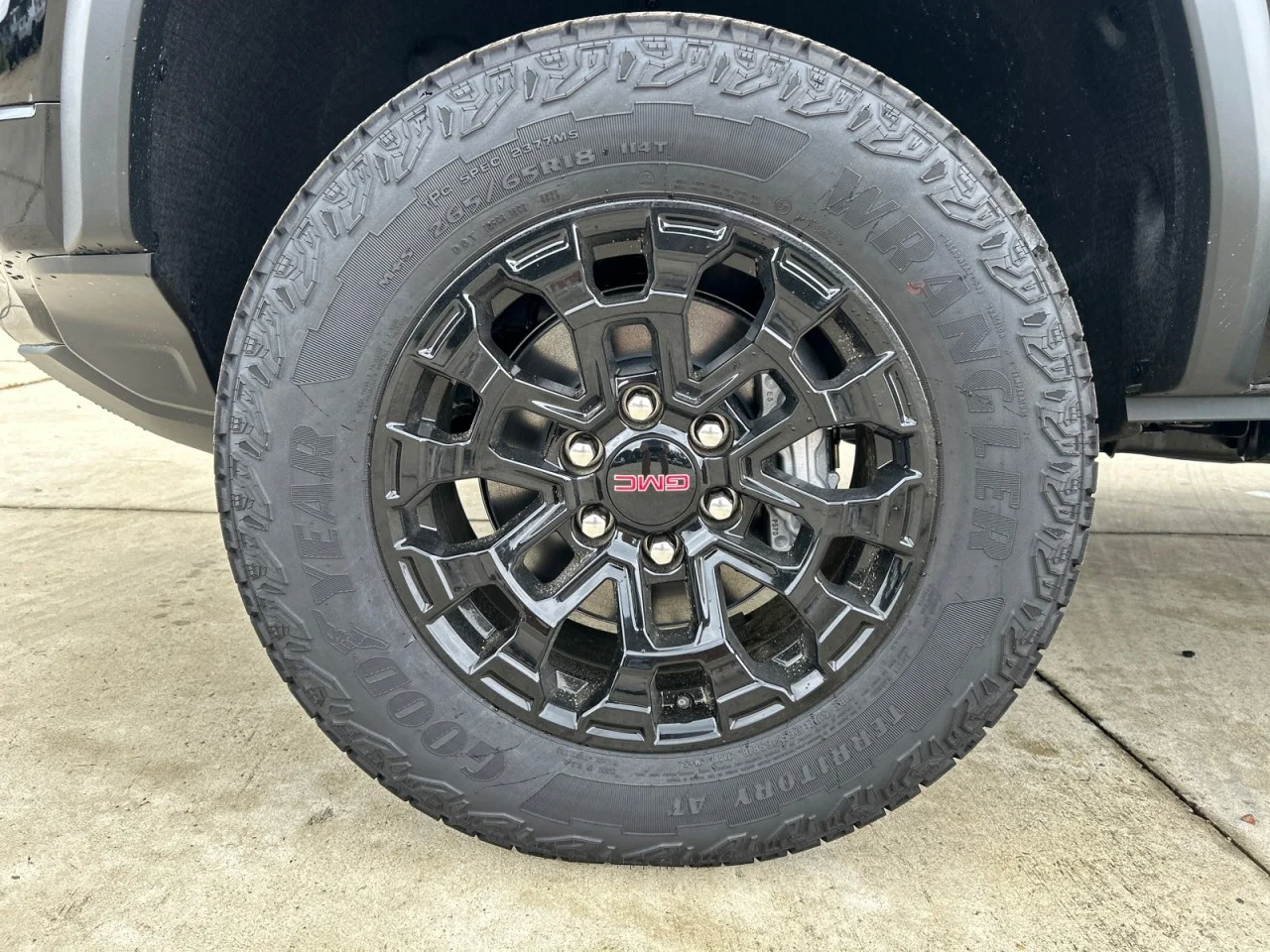 New 2026 Onyx Black GMC Elevation image 9