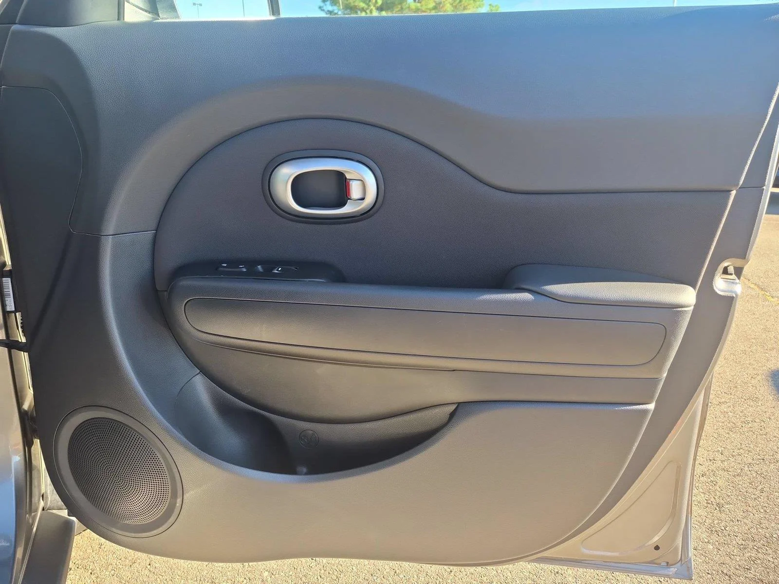 Used 2018 Titanium Gray Kia Base image 34