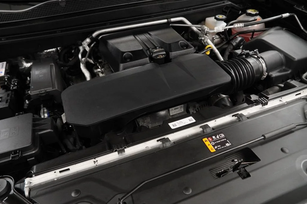 Used 2024 Black Chevrolet Z71 image 39